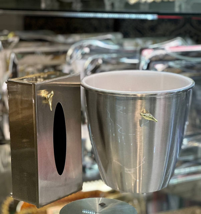 سطل و دستمال