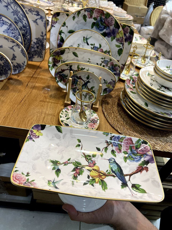 عصرانه خوری