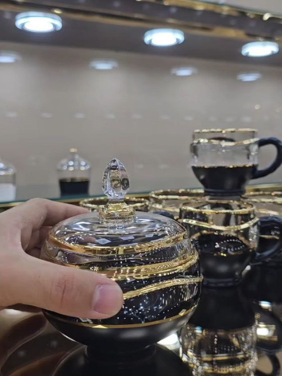 فنجان و قندان