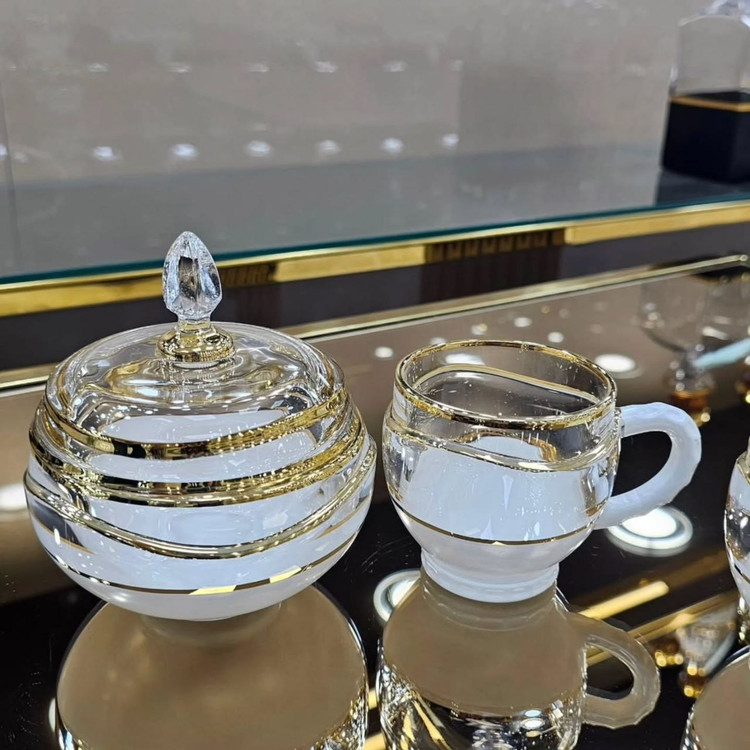 فنجان و قندان