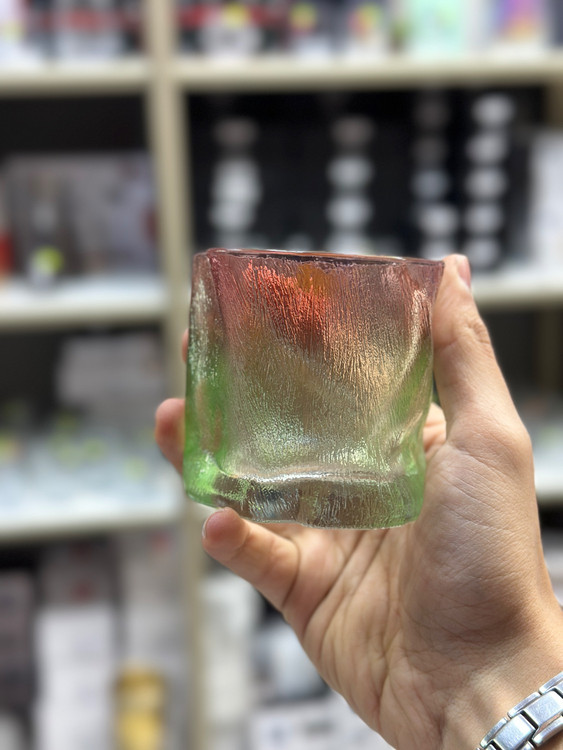 نیم لیوان دفرمه یخی