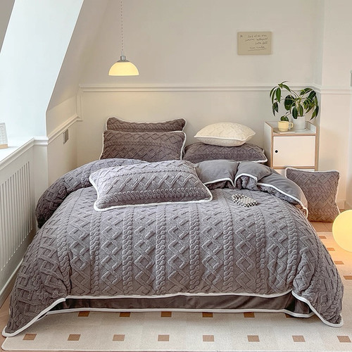 روتختی با رو بالشتی و لحاف بزرگ