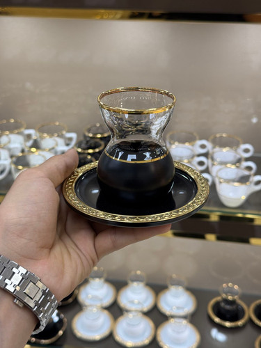 استکان و نعلبکی وارداتی در دو رنگ مشکی و سفید