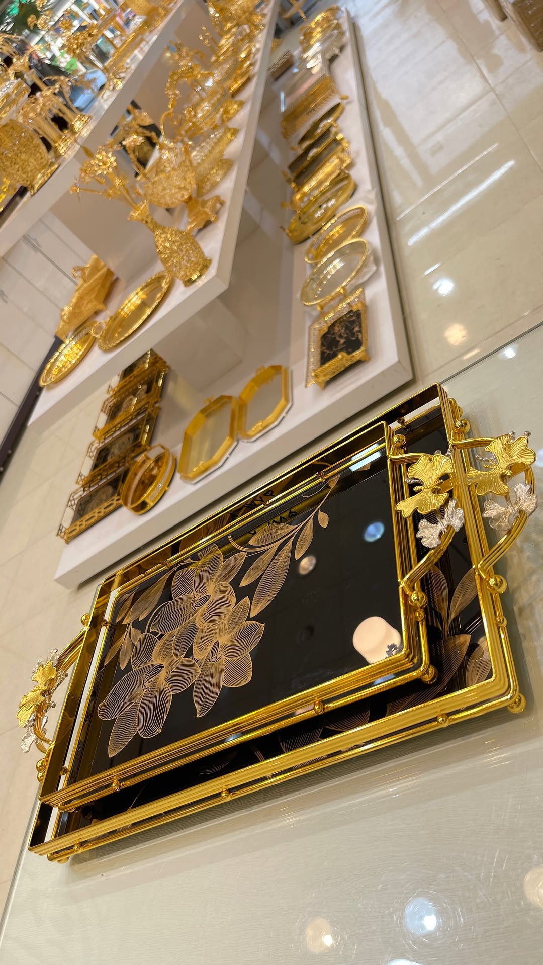 سینی وارداتی در دو سایز